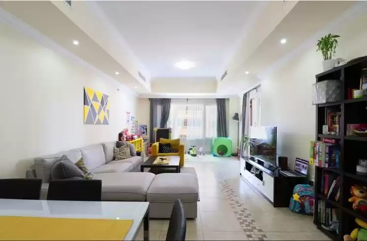 Résidentiel Propriété prête 2 chambres S / F Appartement  à vendre au Doha #16051 - 1  image 